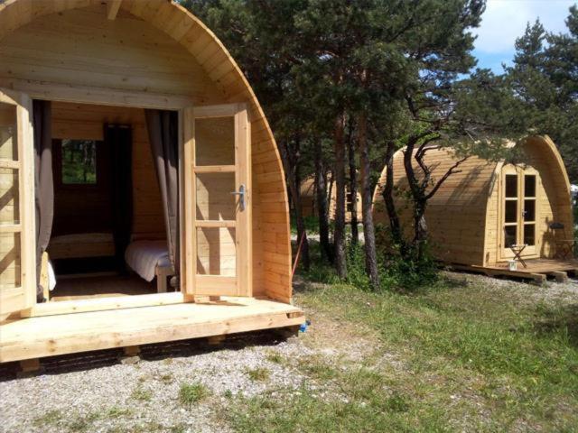מלון Saint-Martin-de-Clelles Camping La Chabannerie מראה חיצוני תמונה